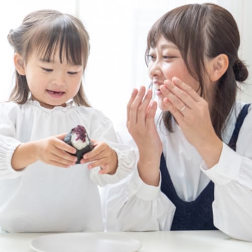 子供ご飯食べるイメージ 子供ご飯食べるイメージ